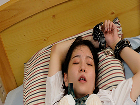 初めて彼女ができて幸せ絶頂だったのに、昔僕をいじめてたDQNが隣に引っ越してきた　円井萌華　サンプル画像07